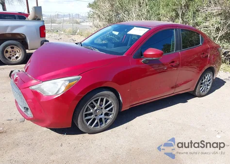 2019 Toyota Yaris Le z USA, uszkodzony, nr VIN 3MYDLBYV3KY521373